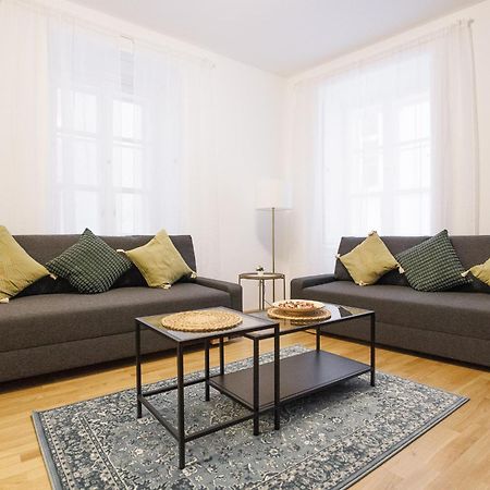 Stephansdom Premium Apartments Wina Bagian luar foto