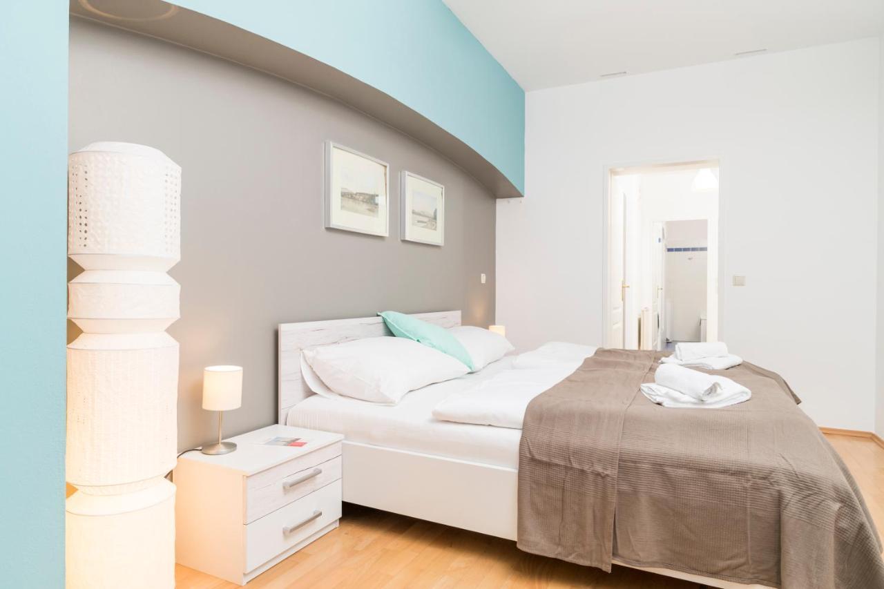 Stephansdom Premium Apartments Wina Bagian luar foto