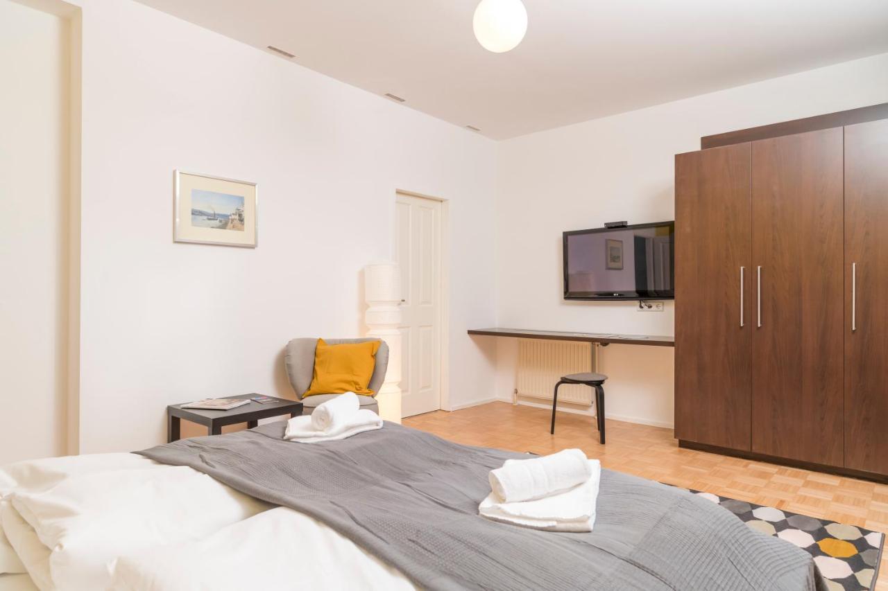 Stephansdom Premium Apartments Wina Bagian luar foto