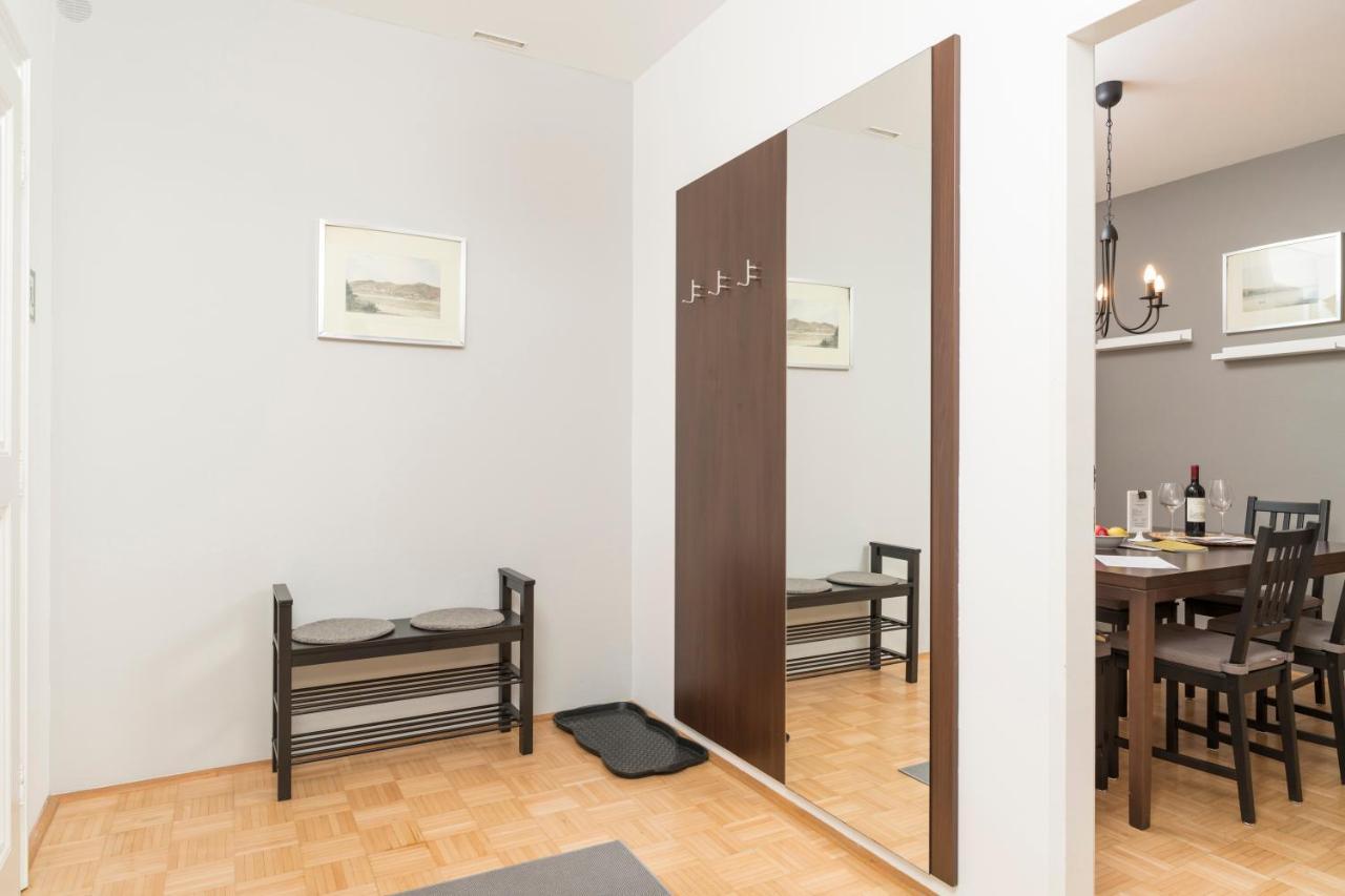 Stephansdom Premium Apartments Wina Bagian luar foto