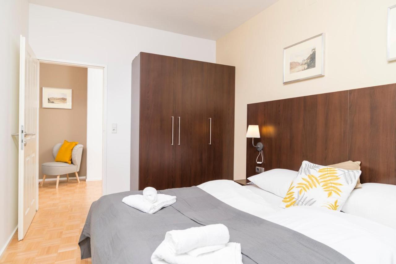 Stephansdom Premium Apartments Wina Bagian luar foto