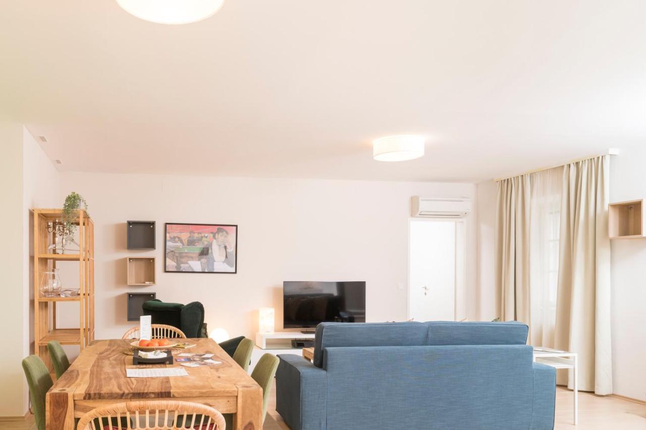 Stephansdom Premium Apartments Wina Bagian luar foto