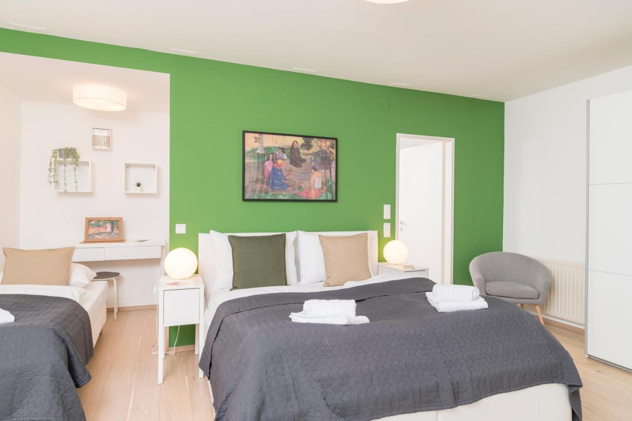 Stephansdom Premium Apartments Wina Bagian luar foto